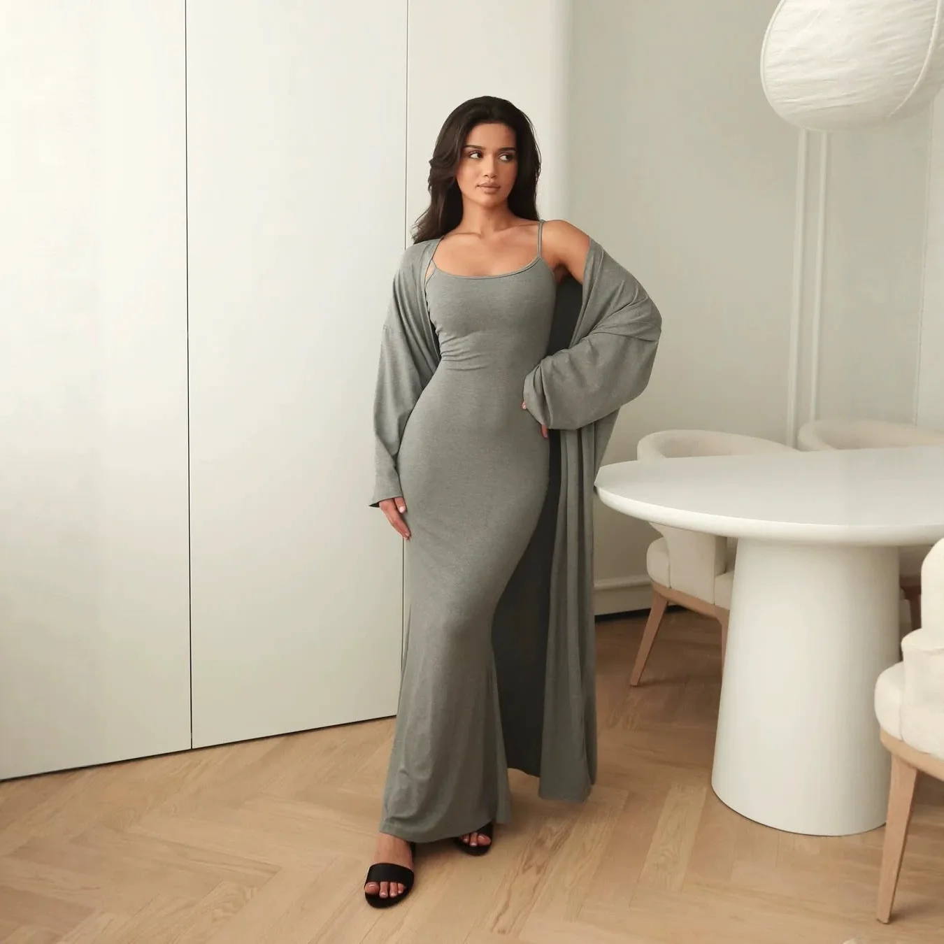 Damen 2-teiliges Set Kleid-Set Langarm-Strickjacke Lange Trägerkleider A-Linie Slim Fit Y2k Streetwear Elegante Lässige Loungewear