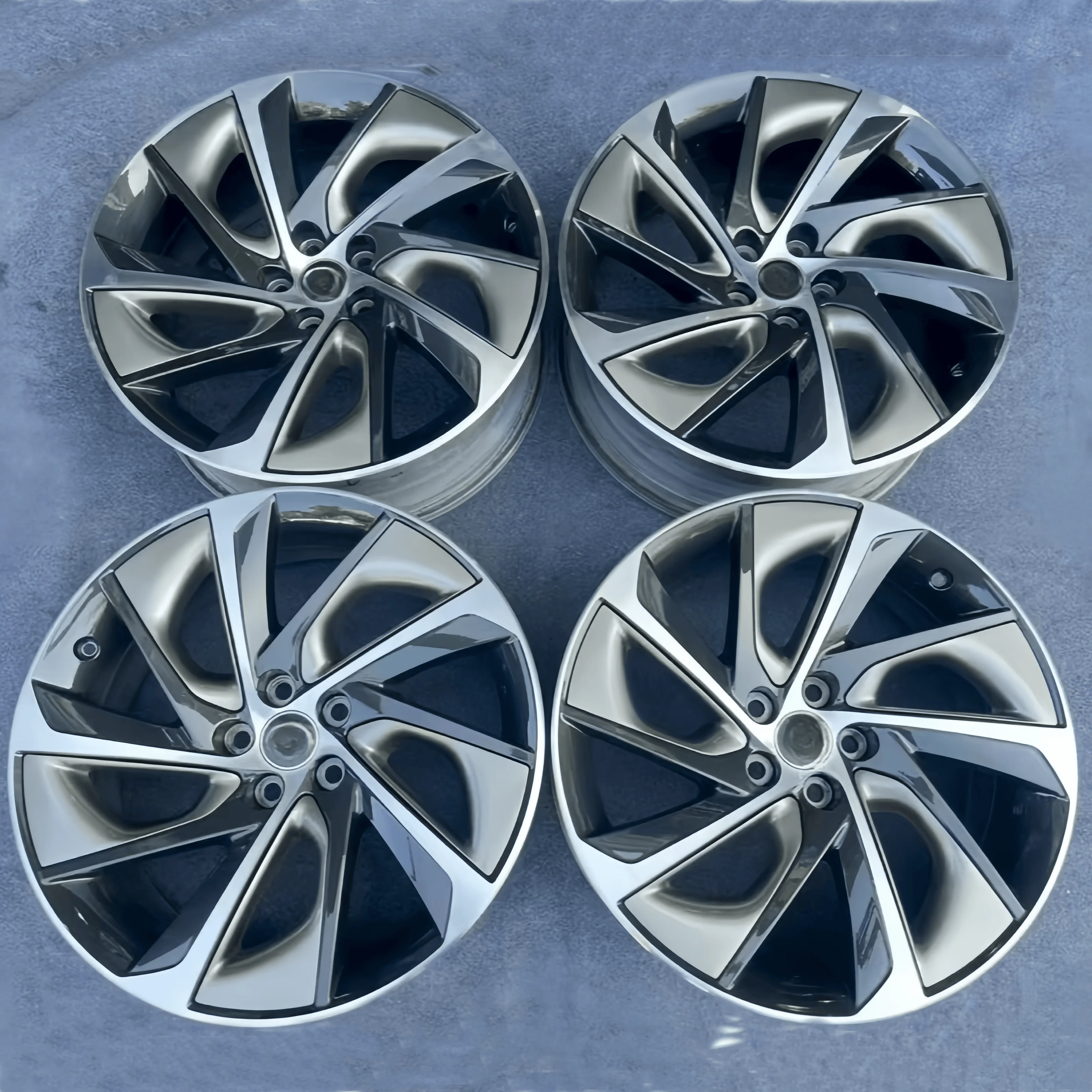 

Suitable for 20-inch front and rear wheel hub assembly original left and right wheels, forged aluminum alloy wheels