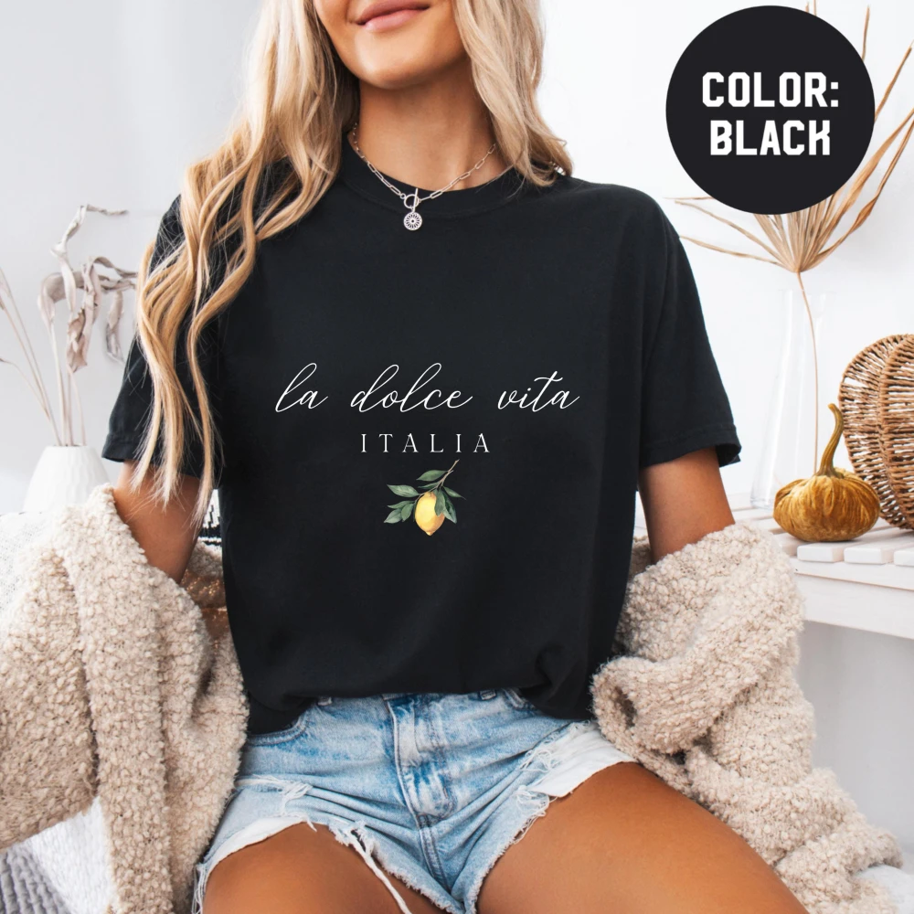 Crew Neck Short Sleeve Relaxed Fit Cotton T-Shirt Cursive Script Lemon Illustration La Dolce Vita Italia Amalfi Coast Summer Top