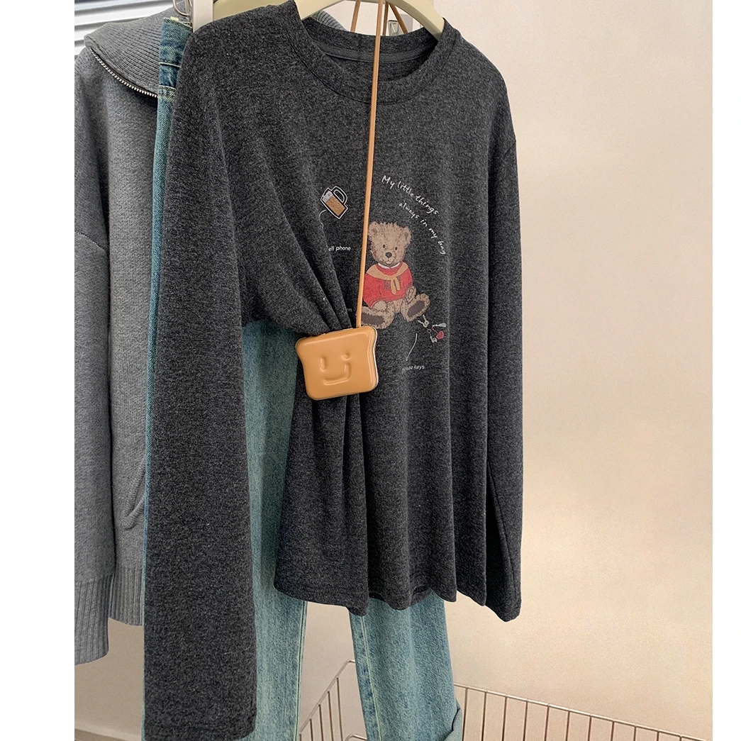 

Retro Bear Fleece Long Sleeve Women's Base Shirt Loose Casual Inner Wear Autumn Winter European Style Loose Shoulder T-Shirt