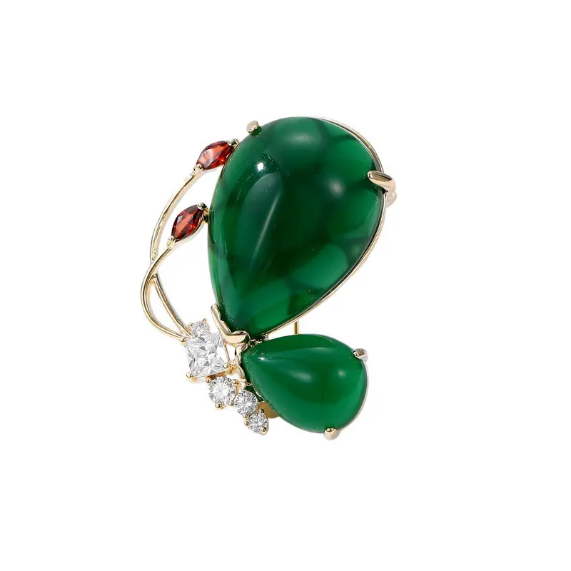 Cheongsam e Hanfu de estilo chinês emparelhado com broches antirreflexo, lenços de seda e broches de borboleta esmeralda