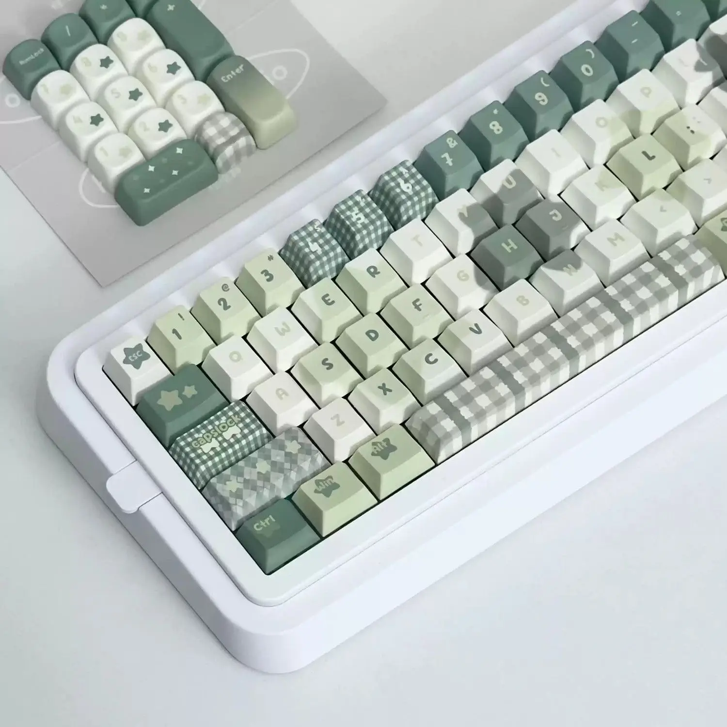 A mint star keycap Original height PBT material Hot increase appearance Personalized creative cartoon keycap