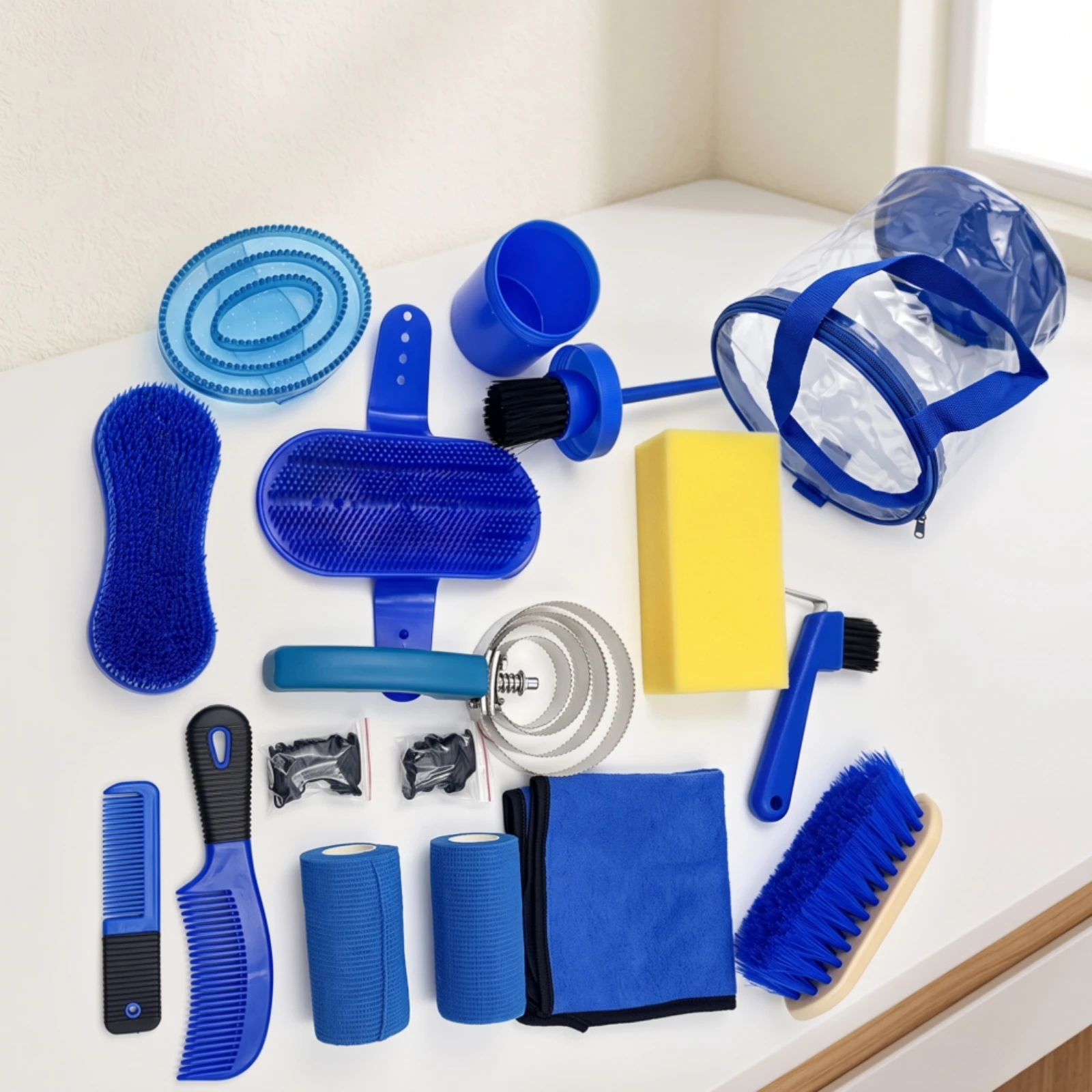 kit-de-toilettage-pour-chevaux-de-15-pieces-avec-sac-de-transport-facile-a-utiliser-leger-et-compact-pour-les-equitauteurs-les-ecuries-et-les-granges