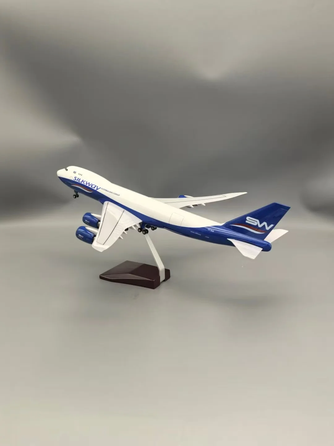 جديد 1/160 B747 نموذج طائرة أذربيجان سيلكواي الهواء 747 B747-8 طيران نموذج البضائع طائرات الراتنج يموت الصب نموذج طائرة العرض