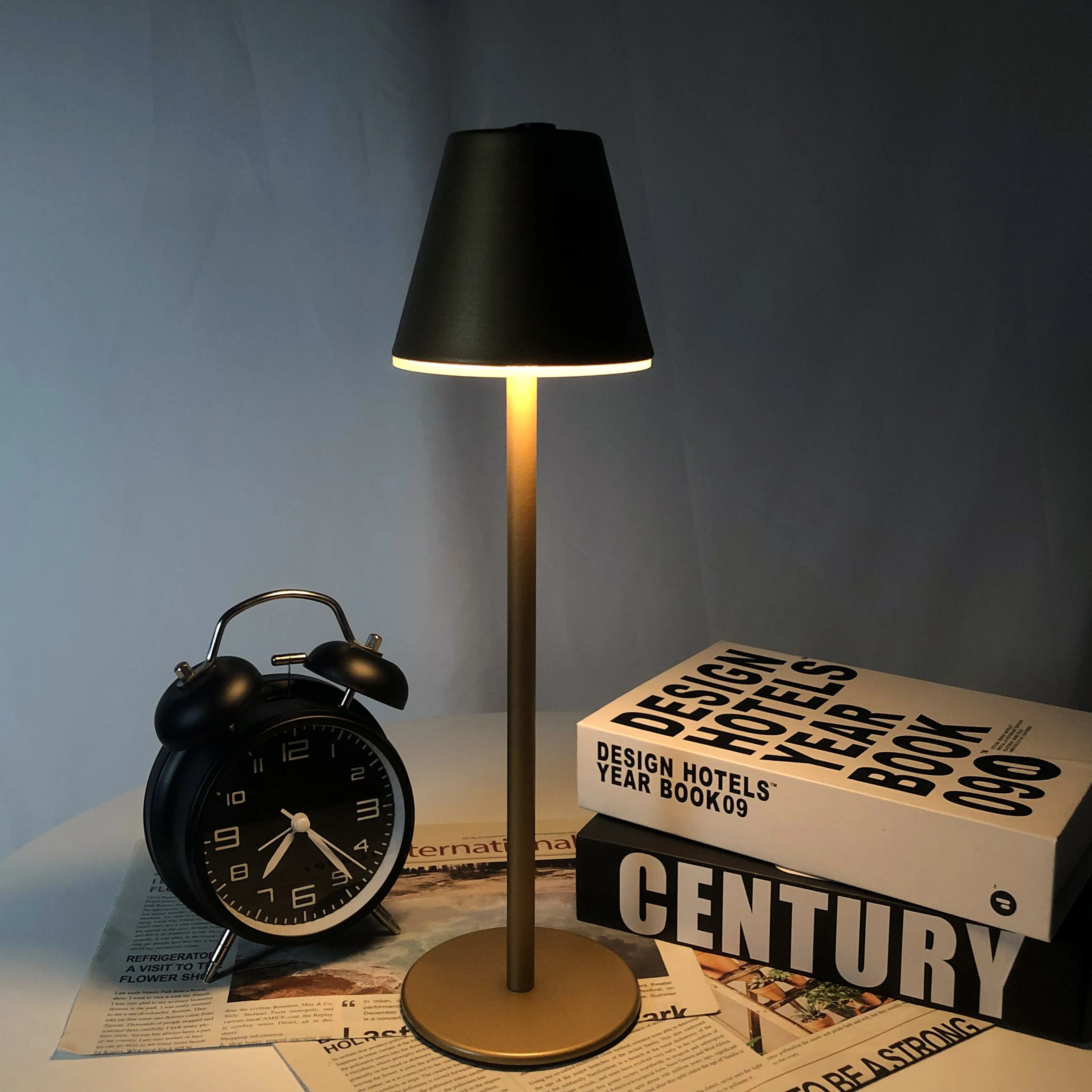 Drop Shipping Creatieve Slaapkamer Bureaulamp Opladen USB-C Bureaulamp Draadloze Aanraaklamp Met Drie Instelbare Dimmodi