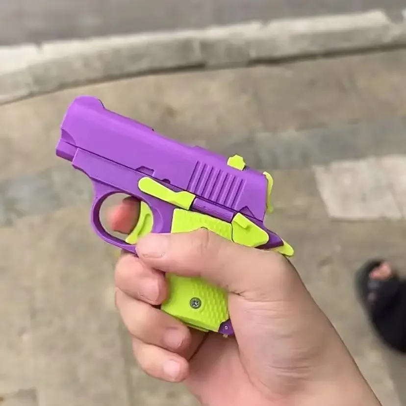 Mini 3D Handheld Gun Toy Baby Shock Absorption Non-firing Plastic Toys From China Stock Available For Immediate Shipping