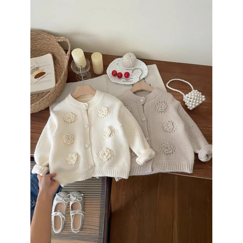 

2024Autumn and Winter Korean Girl Vintage Sweater Baby Girl Handmade Flower Knitted Cardigan Long-Sleeved Coat for Children