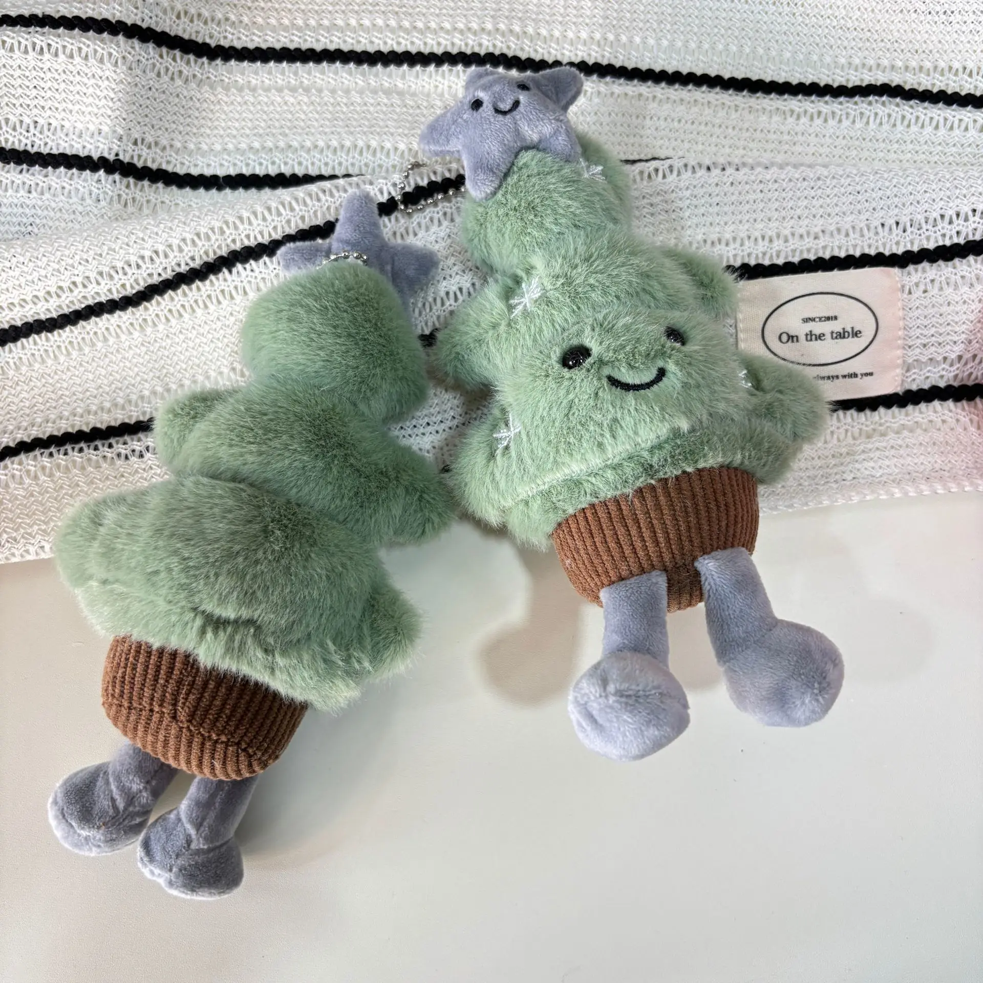 2025 mignon étoile arbre de noël populaire britannique amusant série de noël arbre de noël en peluche poupée pendentif cadeau poupée cadeau