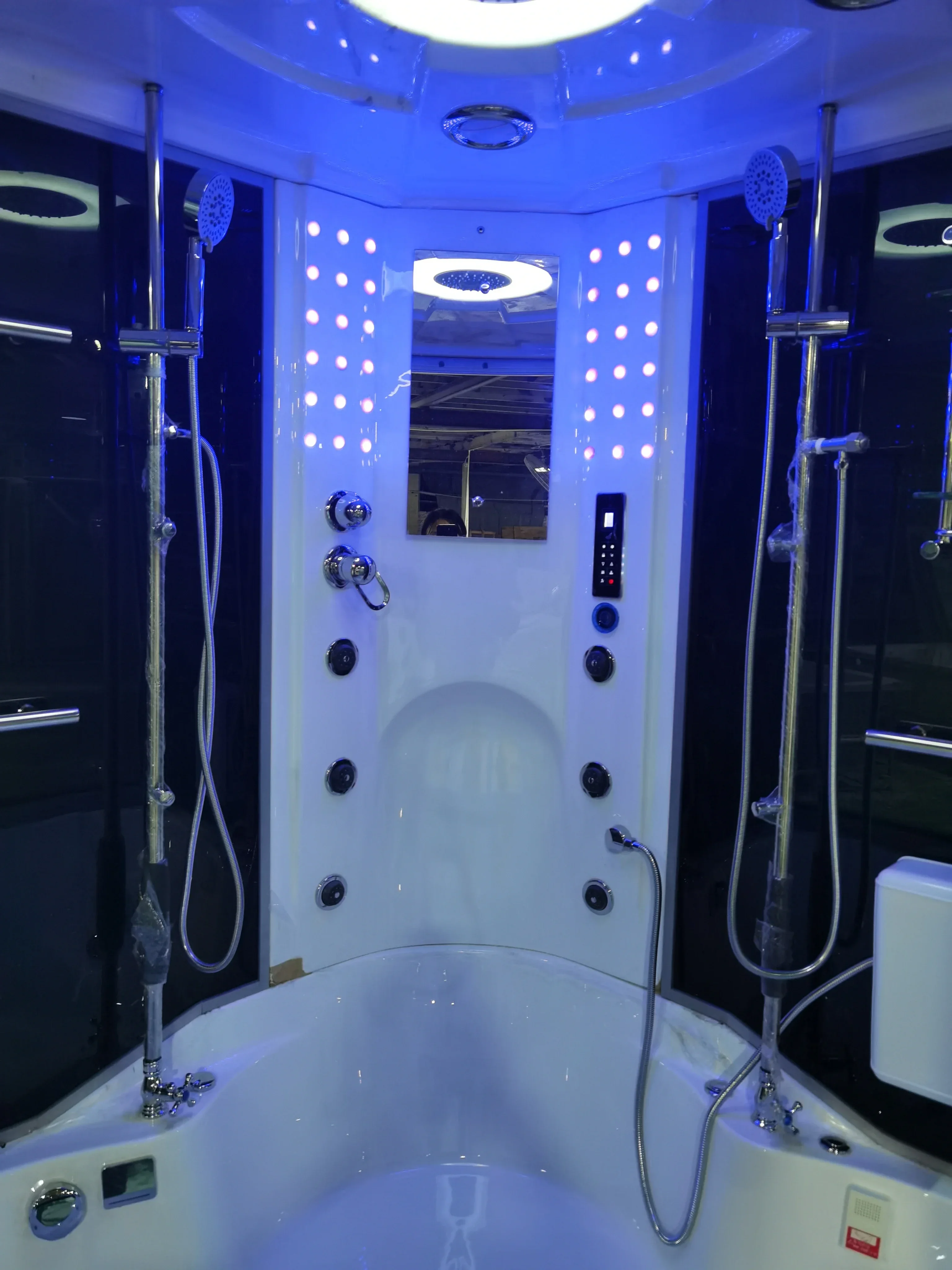 

Indoor Enclosed Steam Shower Cabin with Tub - Luxury Bathing Experience in a Compact Steam Room
