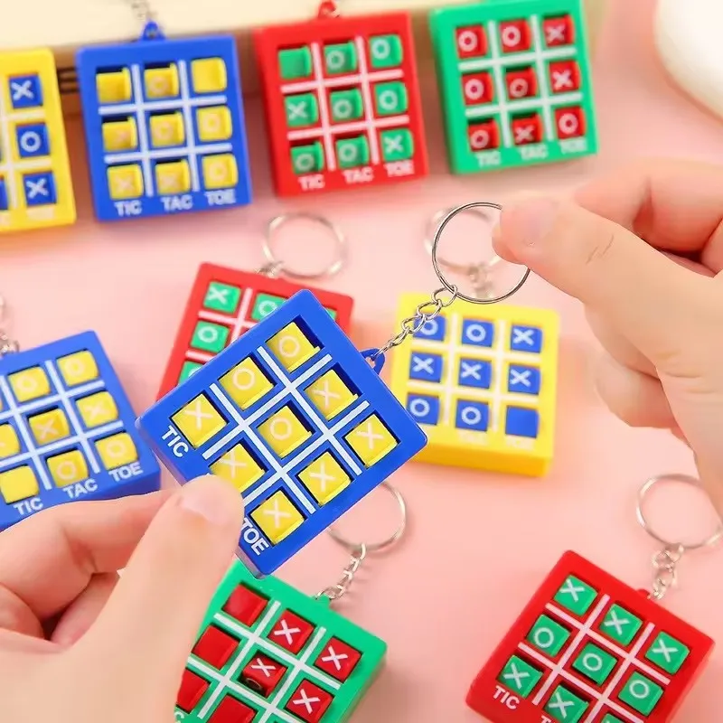 Puzzle Circle Fork Chess Toy XO Rotating Game Chess With Key Chain Pendant For Birthday Party Favors Pinata