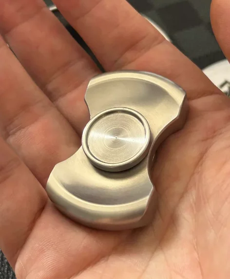 

Used EDC Rot steel two page gyroscope EDC decompression toy