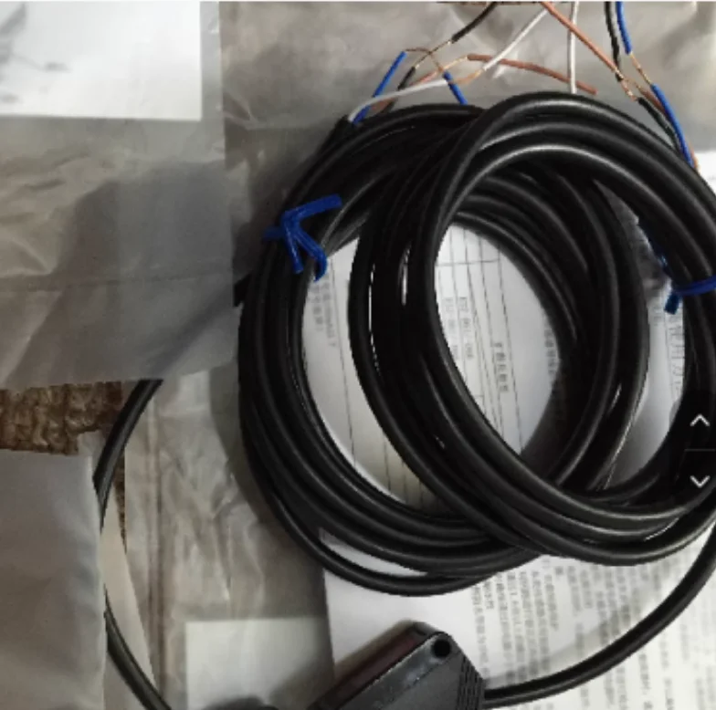 

2 шт. новый фотоэлектрический переключатель E3Z-LS81 E3Z-LS82 E3Z-LS66 E3Z-LS61 E3Z-LS62 E3Z-LS63