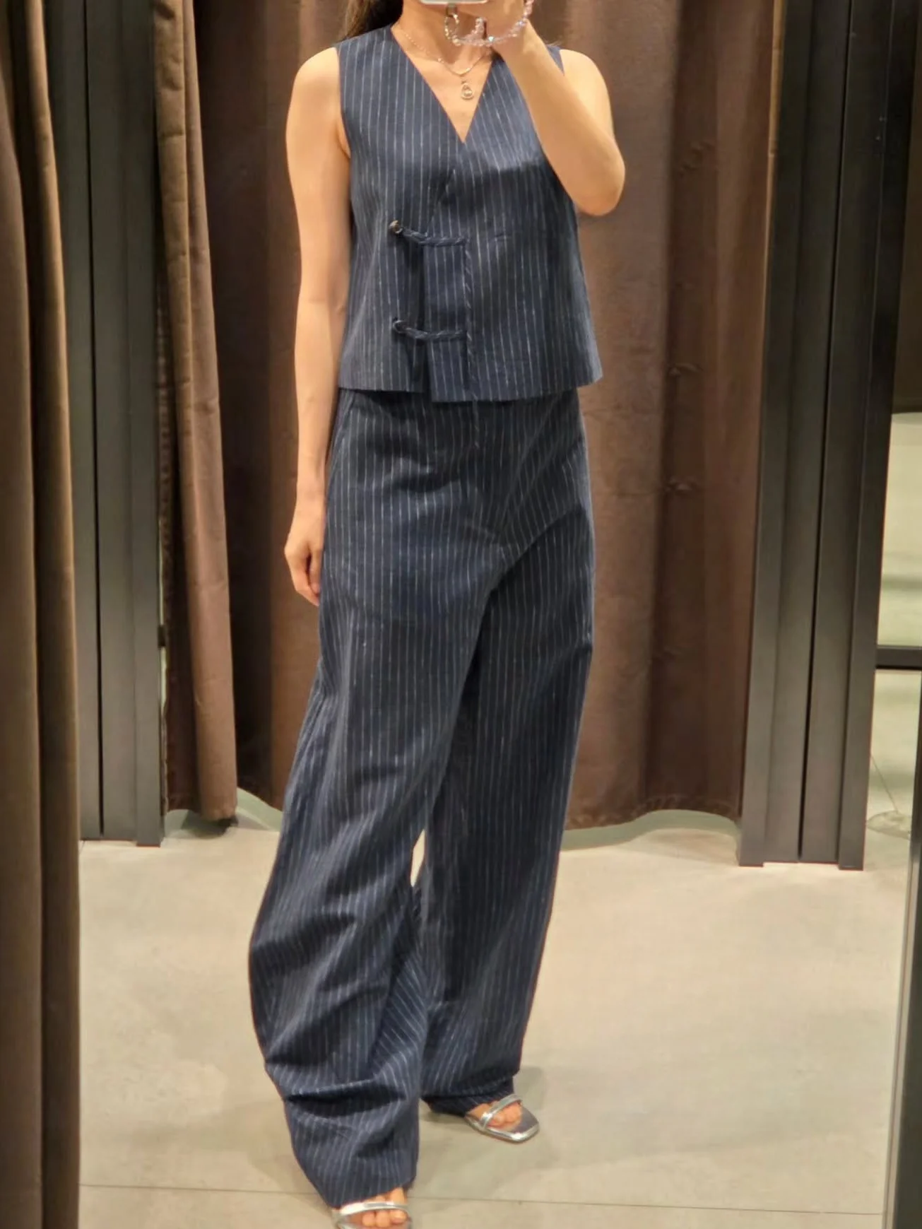 

Ladies New Fashion Lace-up Button Decoration Casual Linen Blend Striped Vest Retro V-neck Women's Vest Top Pants Set