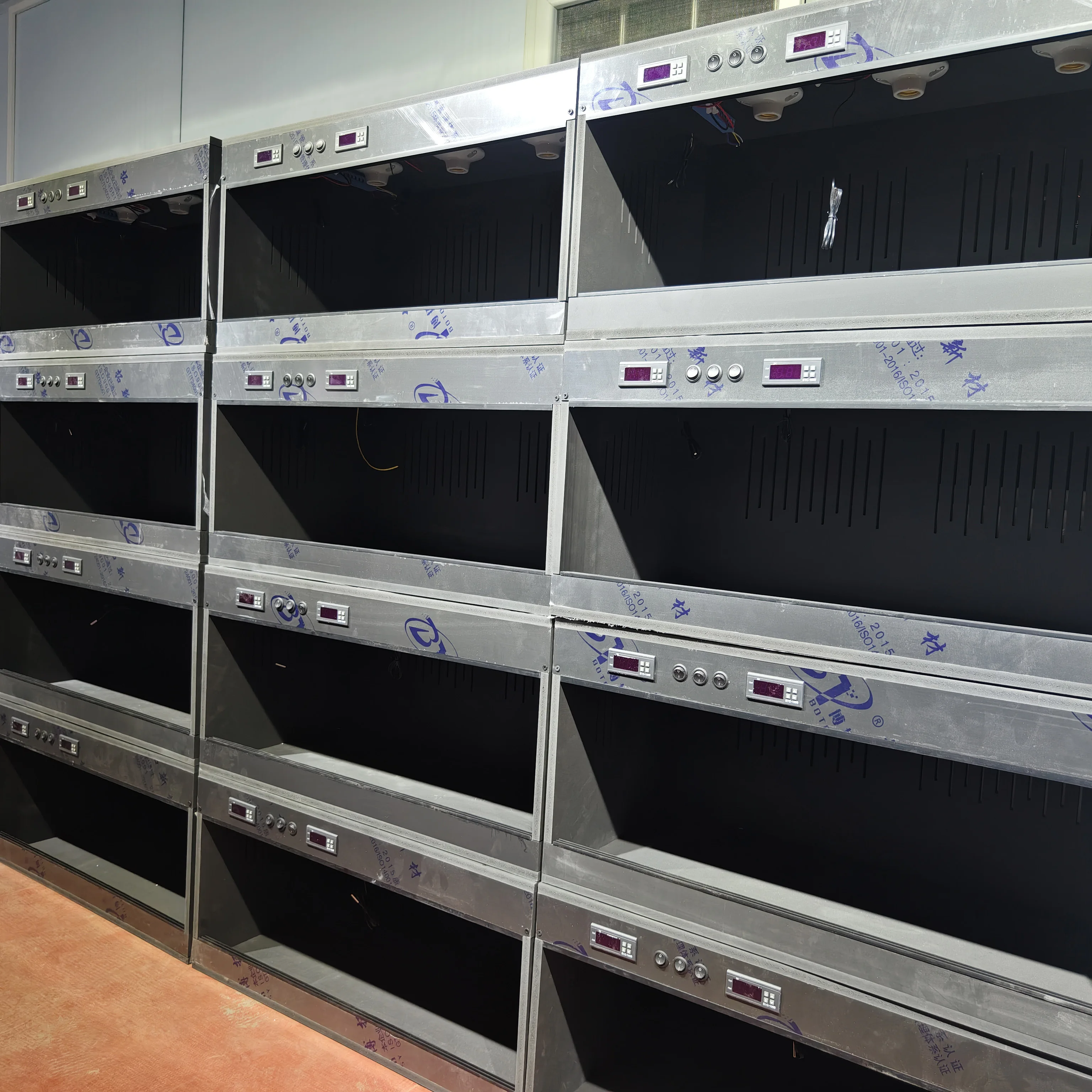 PVC Reptile Enclosure, Custom Size Terrarium, Smart Heating System, Ceramic Lamp Socket, Pet Breeding Habitat