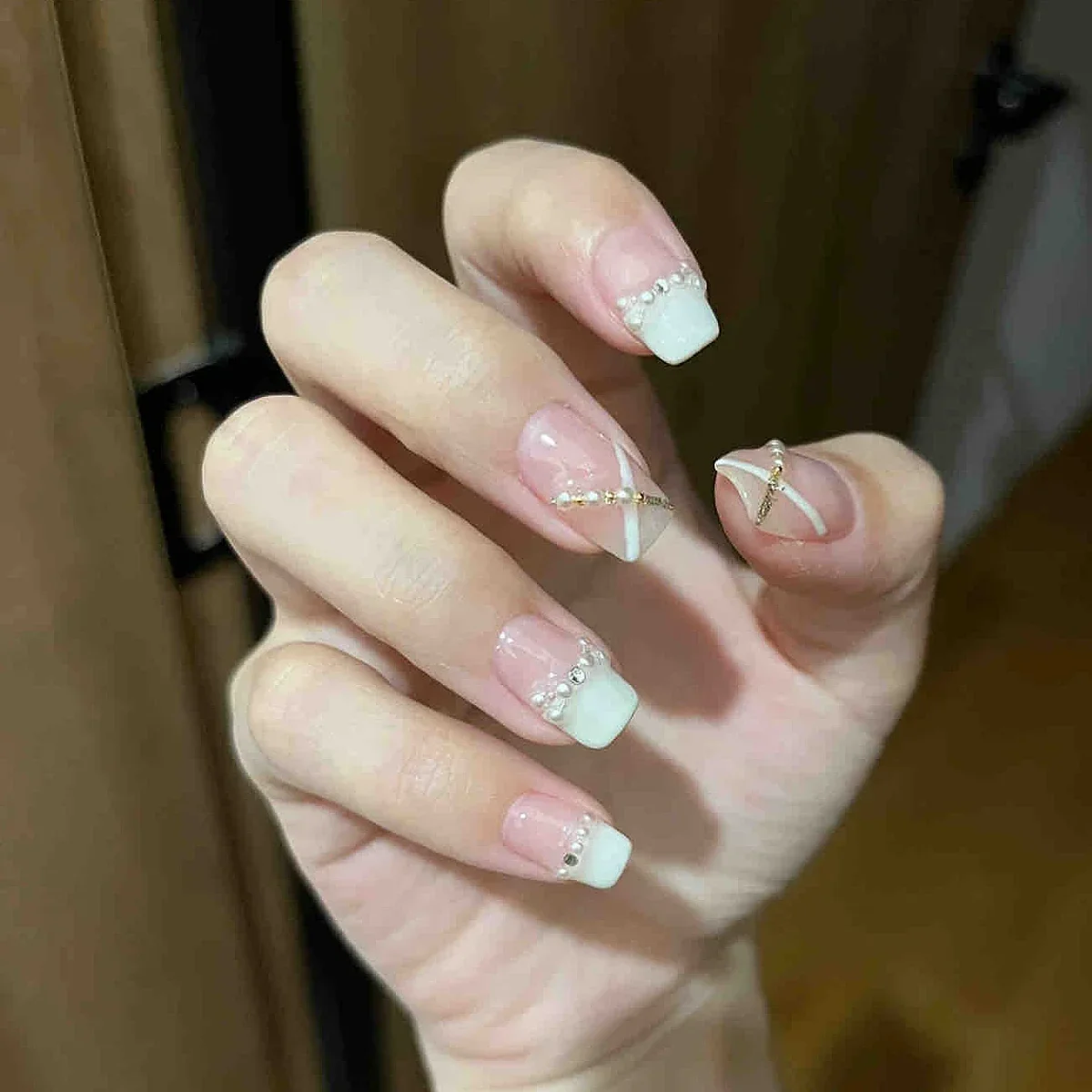 10pcs White Crossed Twill Pearls French Style Fake Nail Temperament Wedding And Party Reusable Short T Fake Nail For Women Daily