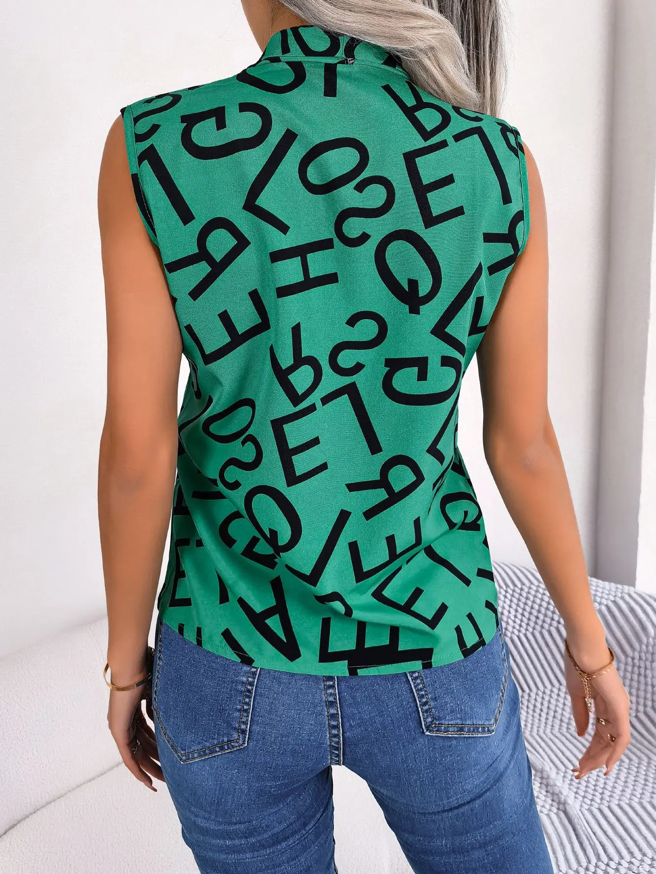 Casual Letter Print V Neck Sleeveless Chiffon Blouse Women 2024 Summer Fashion Top