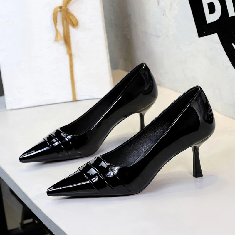 Nude Patent Leather Pointed Toe Kitten Heel Pumps With Overlay Strap Detail Elegant Office Party Wedding Dress Shoes For Women