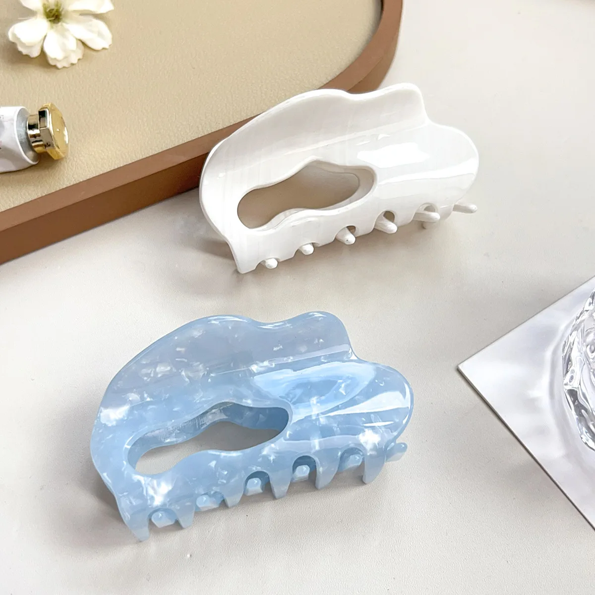 

DuoShang NEW 9CM Large Cloud Acetate Hair Claw Sweet Korean Style Claw Clips Trendy Hair Clips for Women Girls Hair Accessories