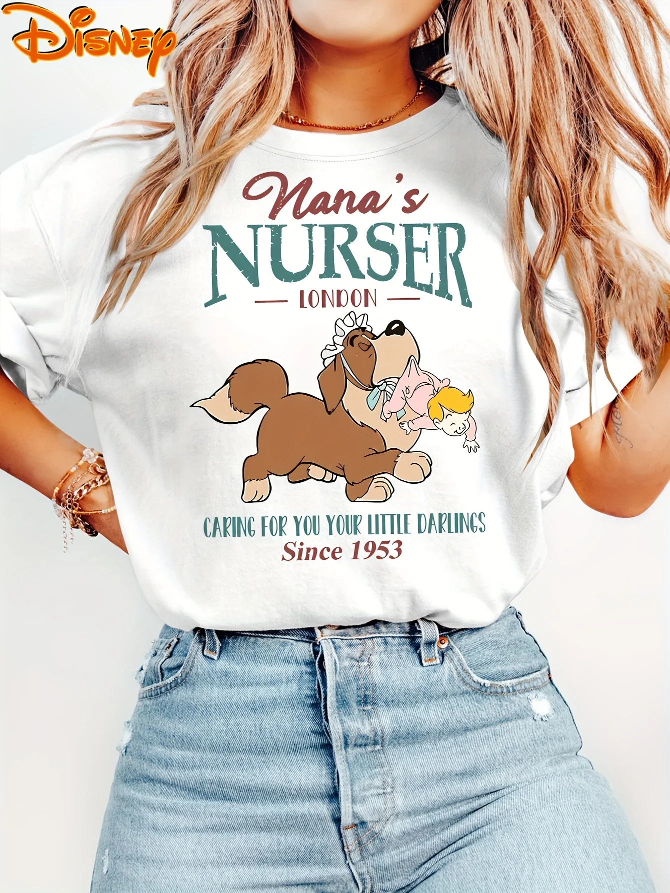 

2025 Женская повседневная удобная уникальная черная футболка с круглым вырезом и короткими рукавами с принтом Disney с уникальным улыбающимся лицом