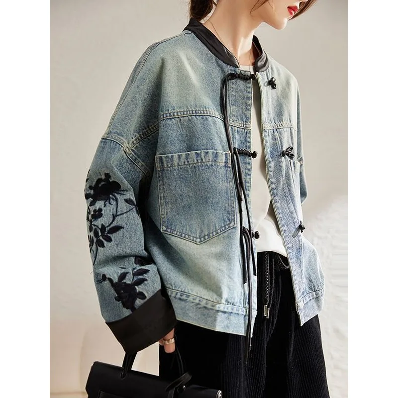 Jeansjacke für Damen im Frühling und Herbst, neuer bestickter modischer Stehkragen, gespleißter Mantel, lockere lange Ärmel, Damenjacke