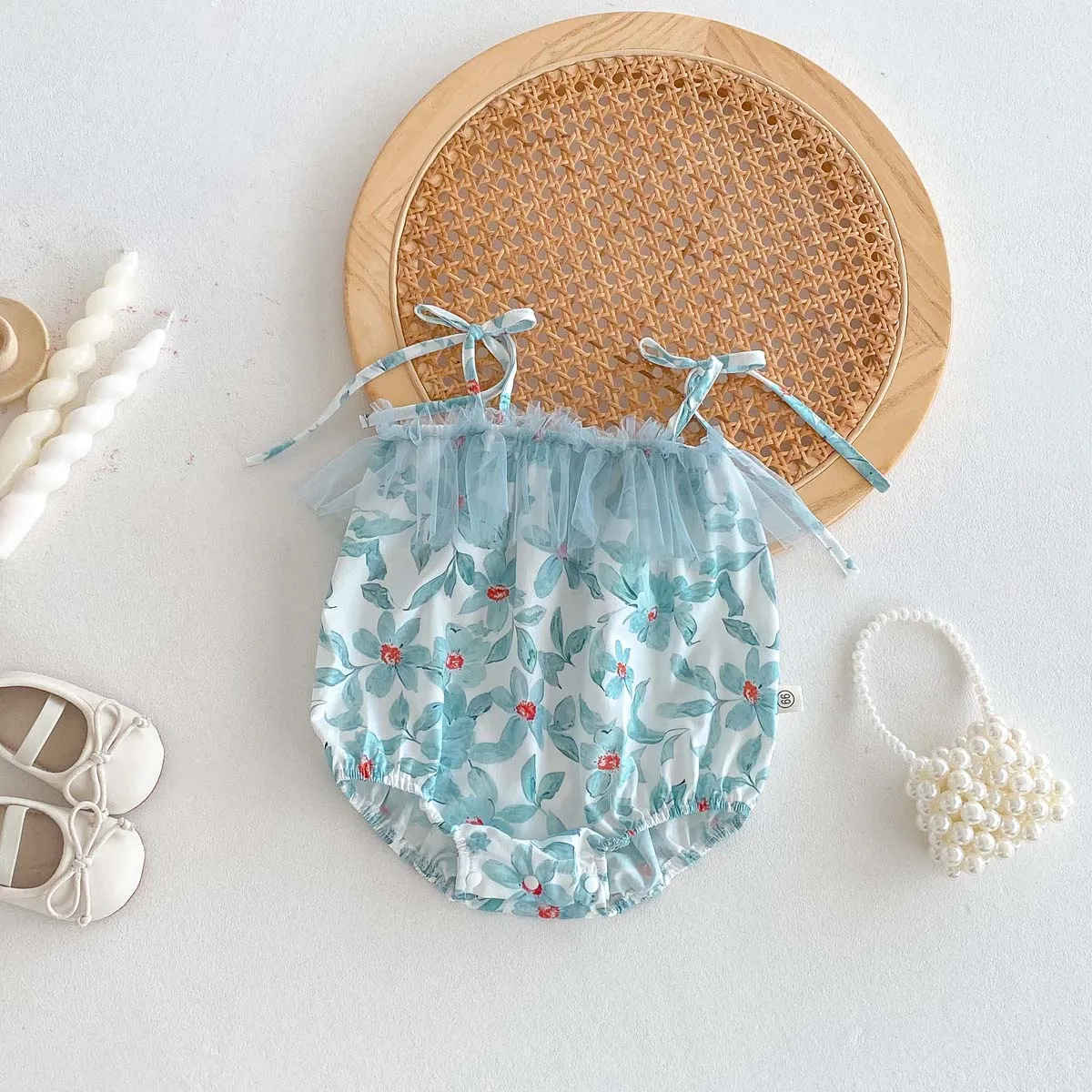 

Летний милый и милый комбинезон на бретельках для маленьких девочек, летний комбинезон на бретельках с сетчатой строчкой для маленьких девочек, очень подходит для прогулок