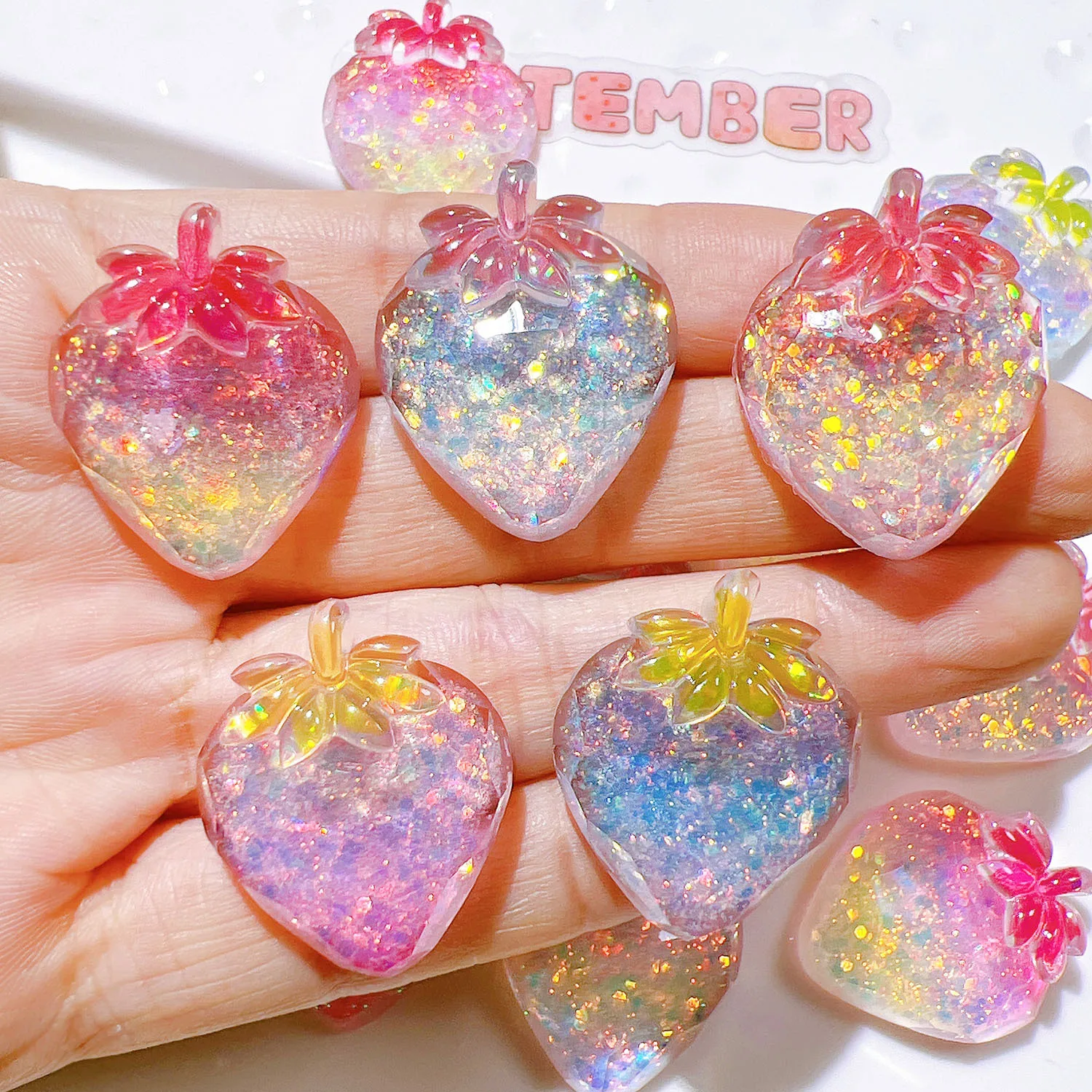 10Pcs Glitter Strawberries Flatback Resin Planar Patch DIY Earring Bracelet Charms Girl Crafts Sewing Decorative Supplies