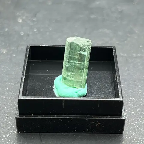 100% Natural Namibian aguamarina berilo y turmalina negra piedra cruda simbiótica cristal curativo piedra mineral espécimen, caja: 27mm