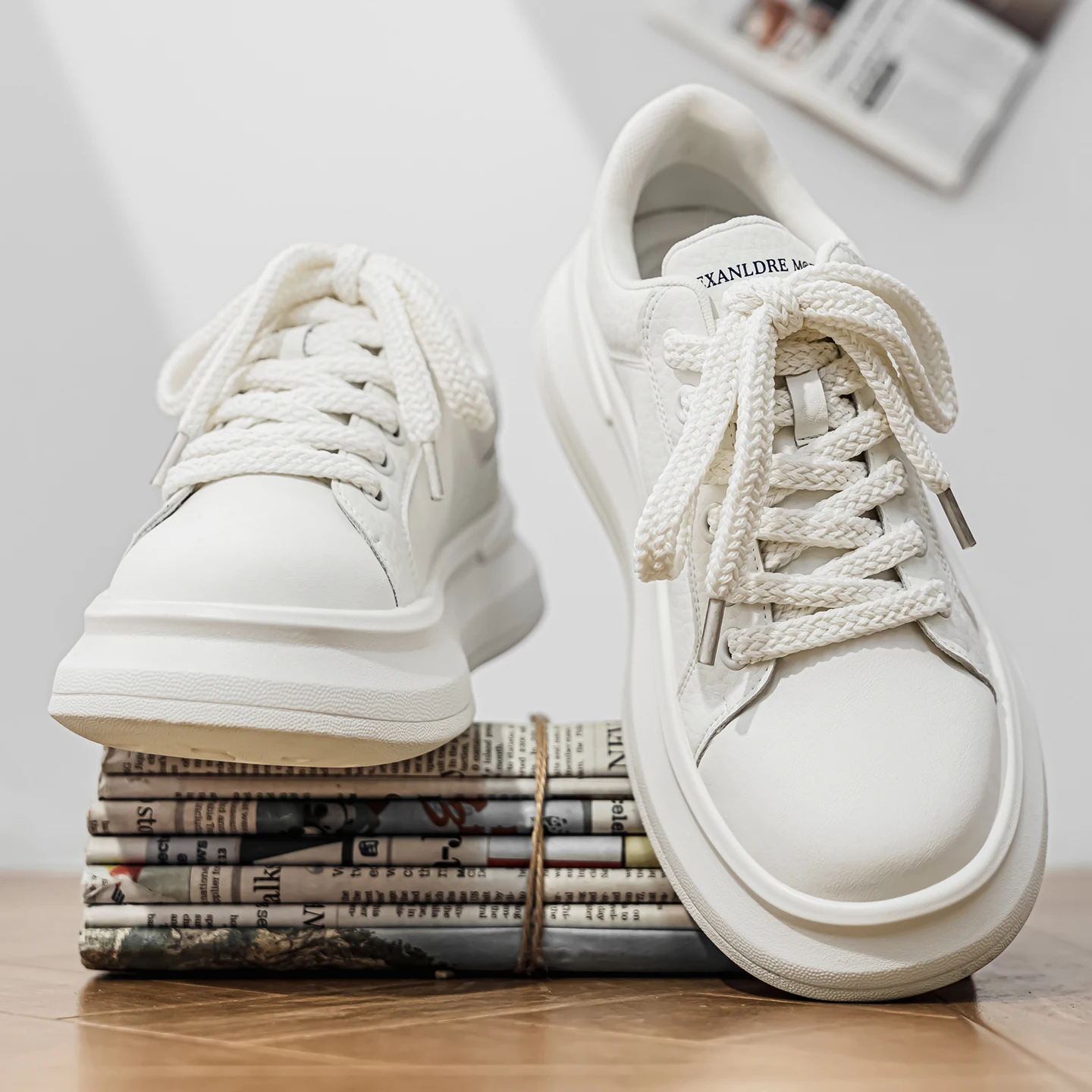 

Осенняя модная мужская обувь нового стиля, модные и универсальные высококачественные белые туфли, кожаная спортивная повседневная обувь, туфли для скейтборда