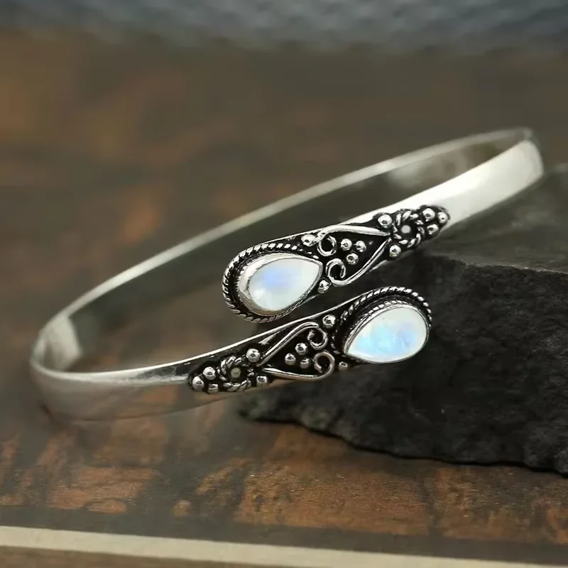 A fashionable retro inlaid imitation green agate water drop men and women adjustable open bracelet, bohemian style summer hundre