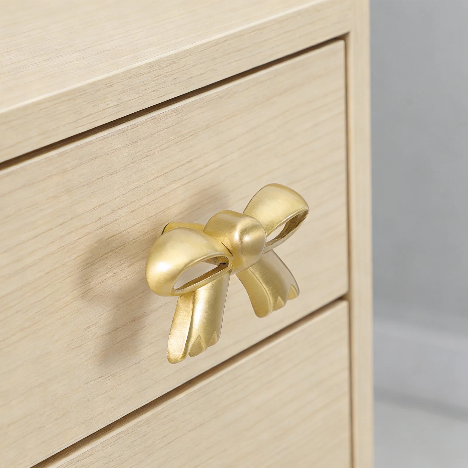 

Gold Bow Knob for Dresser: Premium Brass Bow Shape Cabinet Pull Decorative Home Hardware for Cupboard Wardrobe DIY Renovation