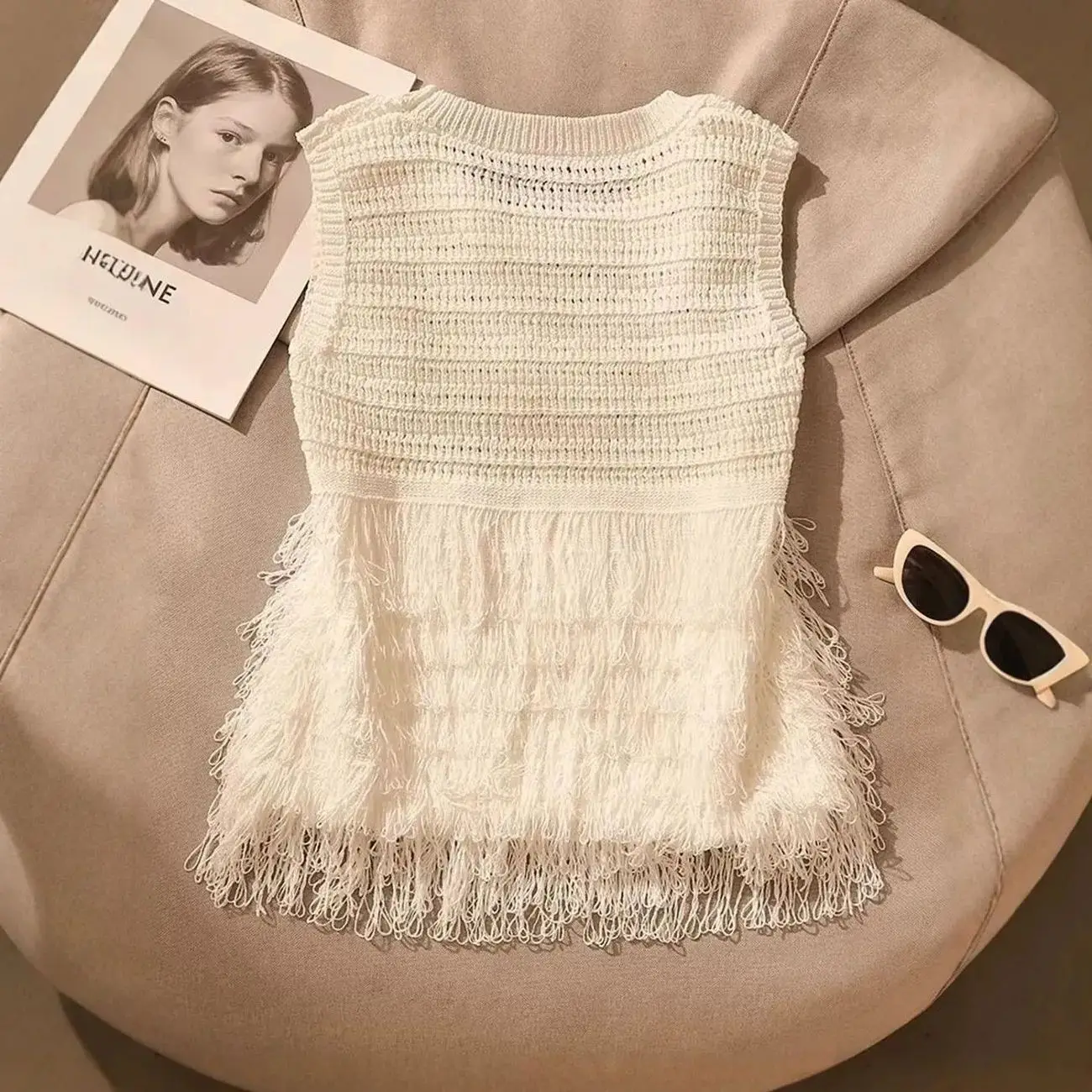 Women's Boho Knit Sleeveless Top White Crochet Knit Waist Cinched Multi-Layer Fringe Round Neck Fringe Hem Openwork Vest