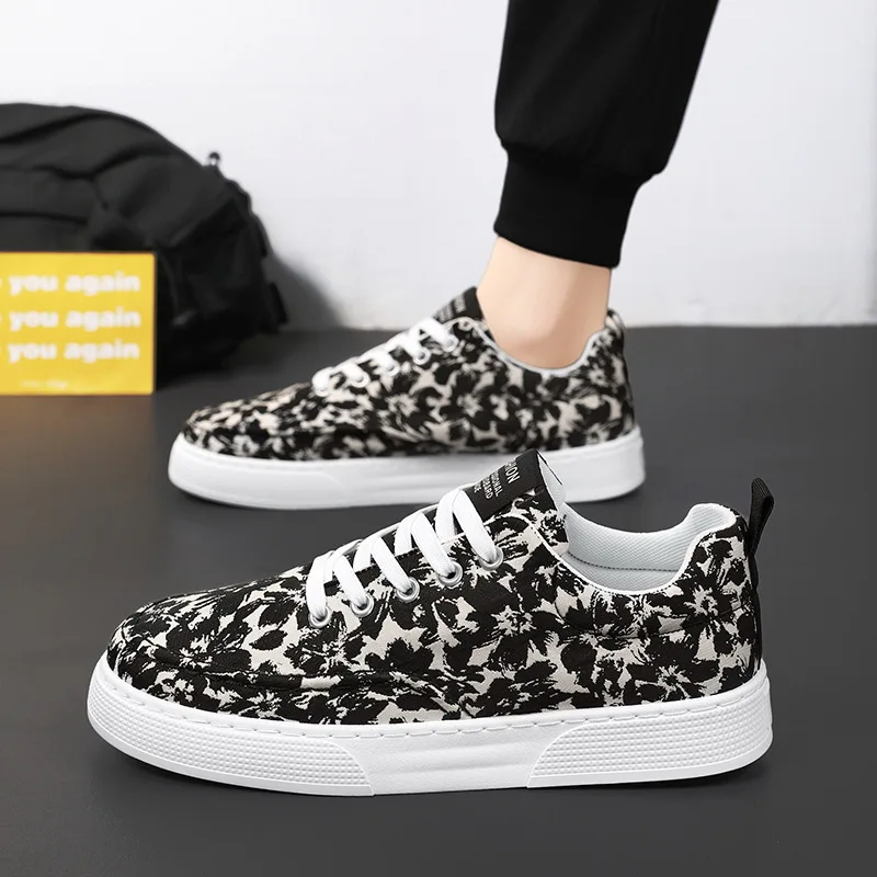 New Men Sneakers Casual Mens Designer Ethnic Style Board Shoes Fashion Fabric Breathable Increased Internal Flat Platform Shoes