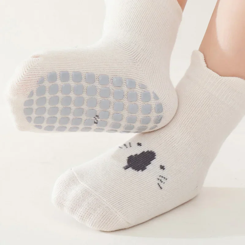 3/5 pares de calcetines antideslizantes con diseño de animales adorables para bebés, calcetines casuales transpirables para niños y niñas, actividades en interiores