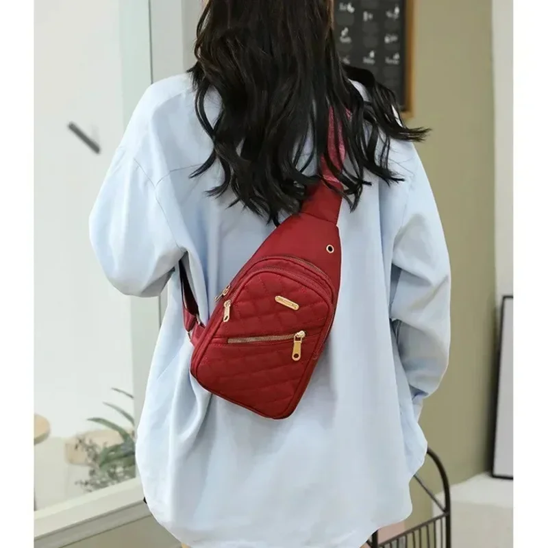 Bolsa de peito feminina mais vendida, tecido composto no peito, bolsa de ombro casual, mochila bordada feminina