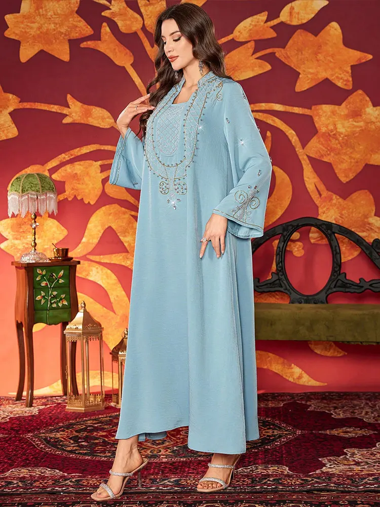 TOLEEN A Middle Eastern Lady's Elegant Long Arab Dress With A Small Lapel, Heavy Embroidery And Beading