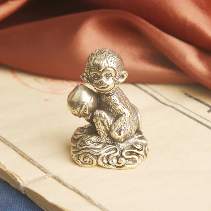 

Brass Offering Peach Desktop Decoration Twelve Zodiac Monkey Study Paper Weight Tea Ornaments Crafts Copper Ware W