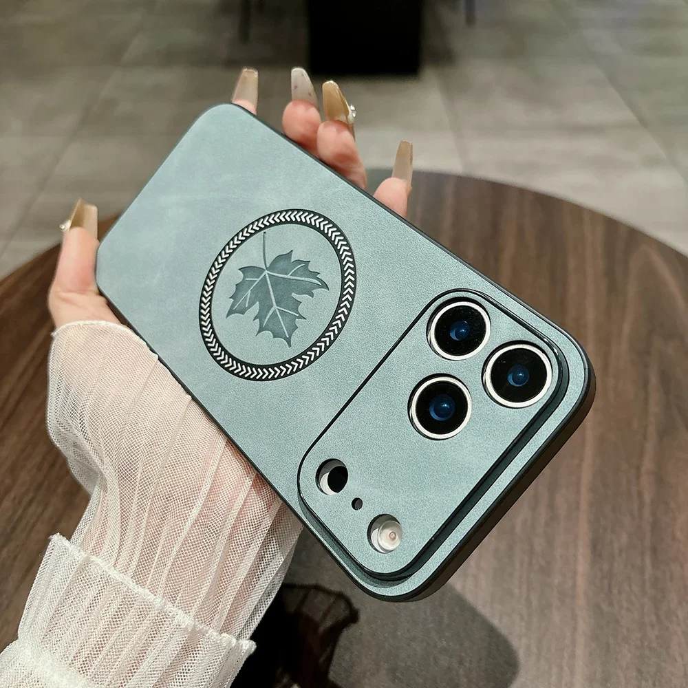 Funda Retro de lujo de piel de oveja y hoja de arce para IPhone 17 Air 13 12 11 Pro Max 16 15 14 Plus, funda trasera con carga magnética