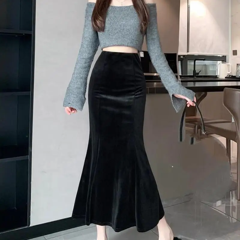 Women's high waisted fishtail skirt spicy girl new half skirt women's autumn winter satin short skirt student fashion long skirt