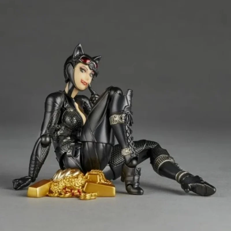 New Genuine In Stock Yamaguchi-Style 16cm Dc Batman Catwoman Action Figure Model Toy Collect Desktop Ornaments Children Gift