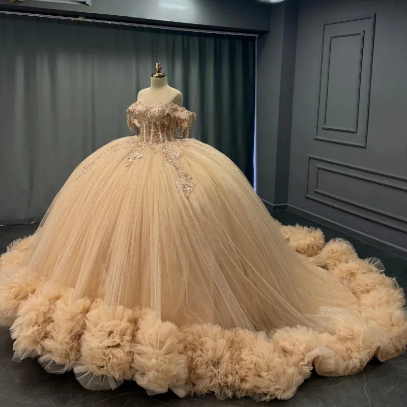 

Блестящее платье Quinceanera цвета шампанского с открытыми плечами и кристаллами, кружевное многослойное платье с длинным хвостом, платья de 15, Quinceanera ﻿ Настроить