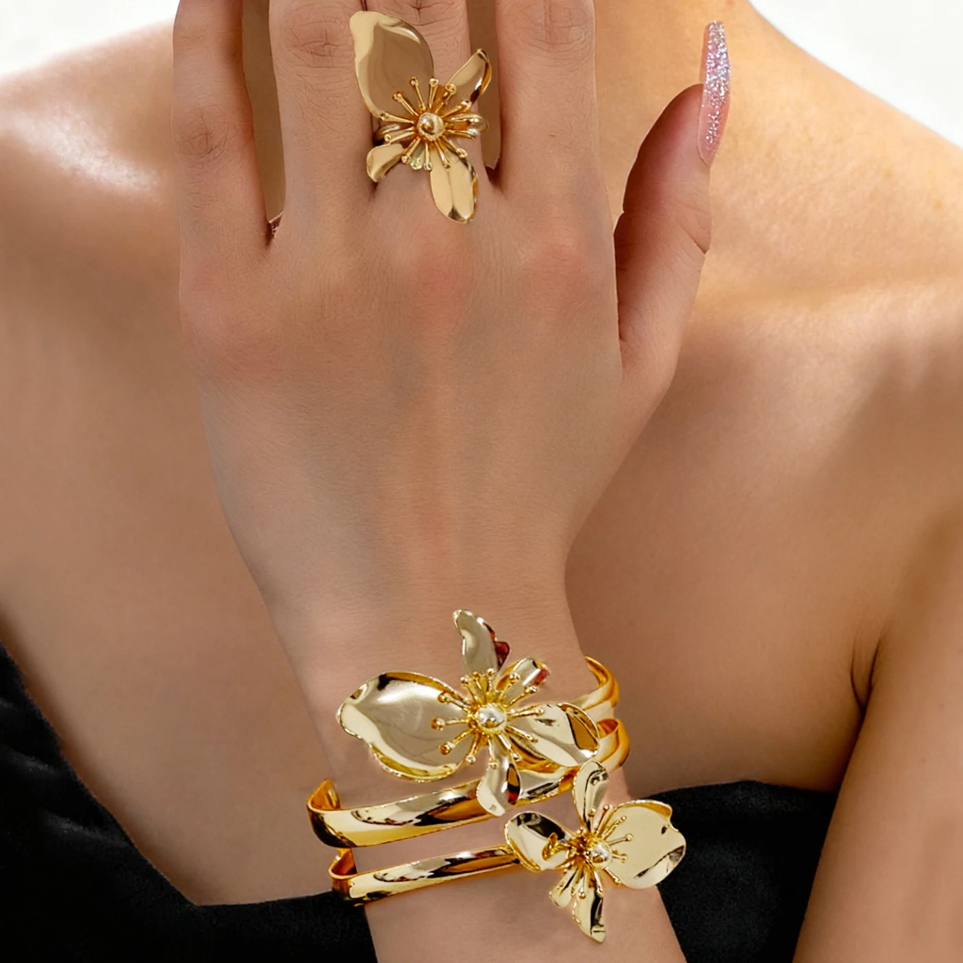1 Set of Fashionable Flower and Leaf Entwined Irregular Bracelets and Rings Set, Bohemian Style, Summer Personality and Elegance