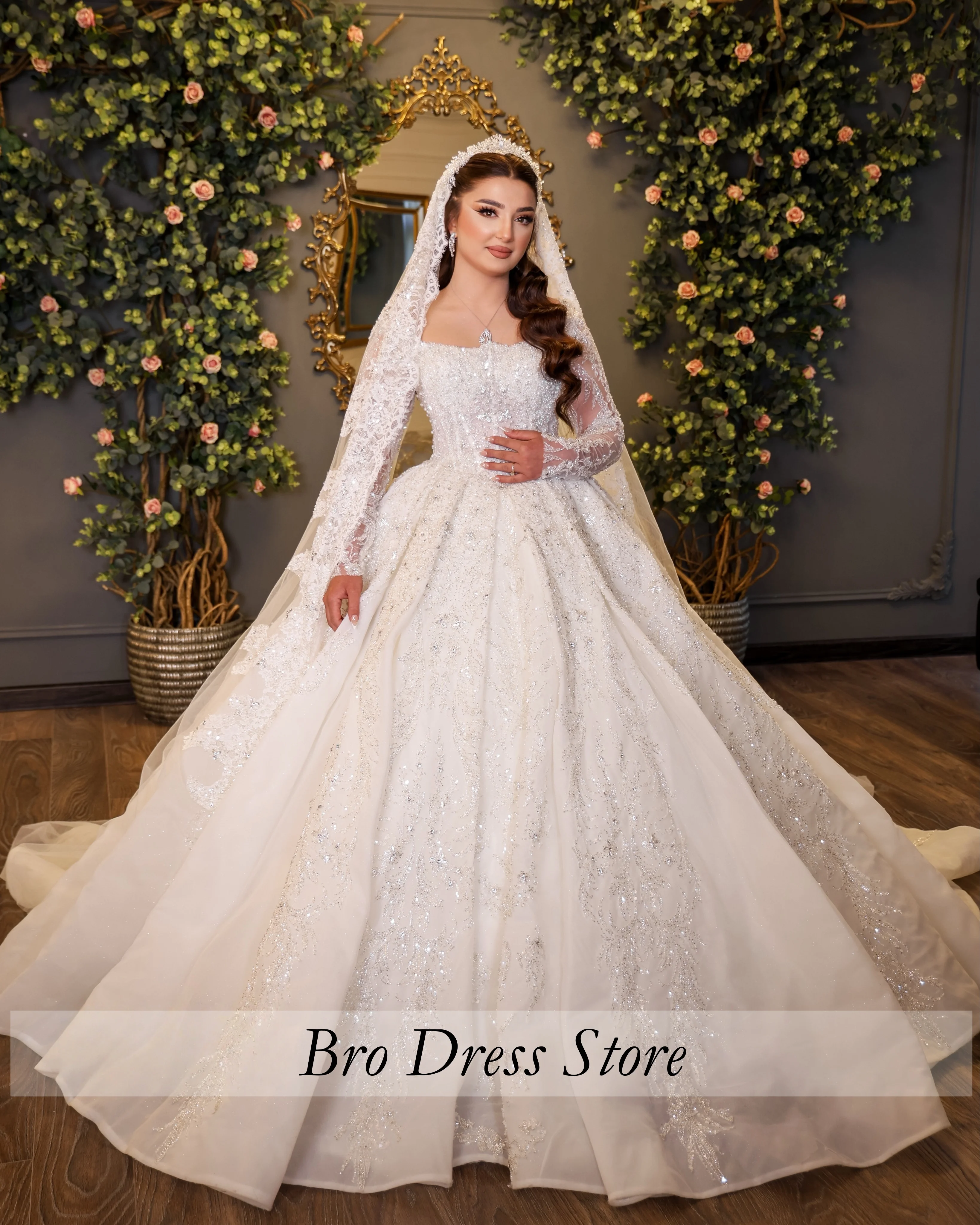 

Customzied Luxury Sparkly Princess Wedding Dress Long Sleeve Square Neck Lace Beaded Bridal Gown Court Train Vestido De Novia
