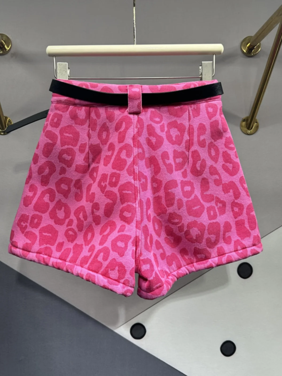 Imagem -03 - Shorts Jeans com Estampa Leopardo Rosa Feminino Bolso de Remendo Emagrecedor Casual com Tudo Que Combina Calça Linha a com Pernas Largas Feminina Nova 24 para Primavera