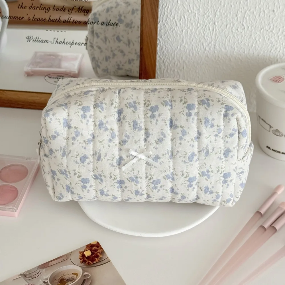 Quilting Cotton Floral Cosmetic Pouch Tote Ins Style Large Capacity Women's Toiletry Bag Zipper Quilting Skincare Clutch