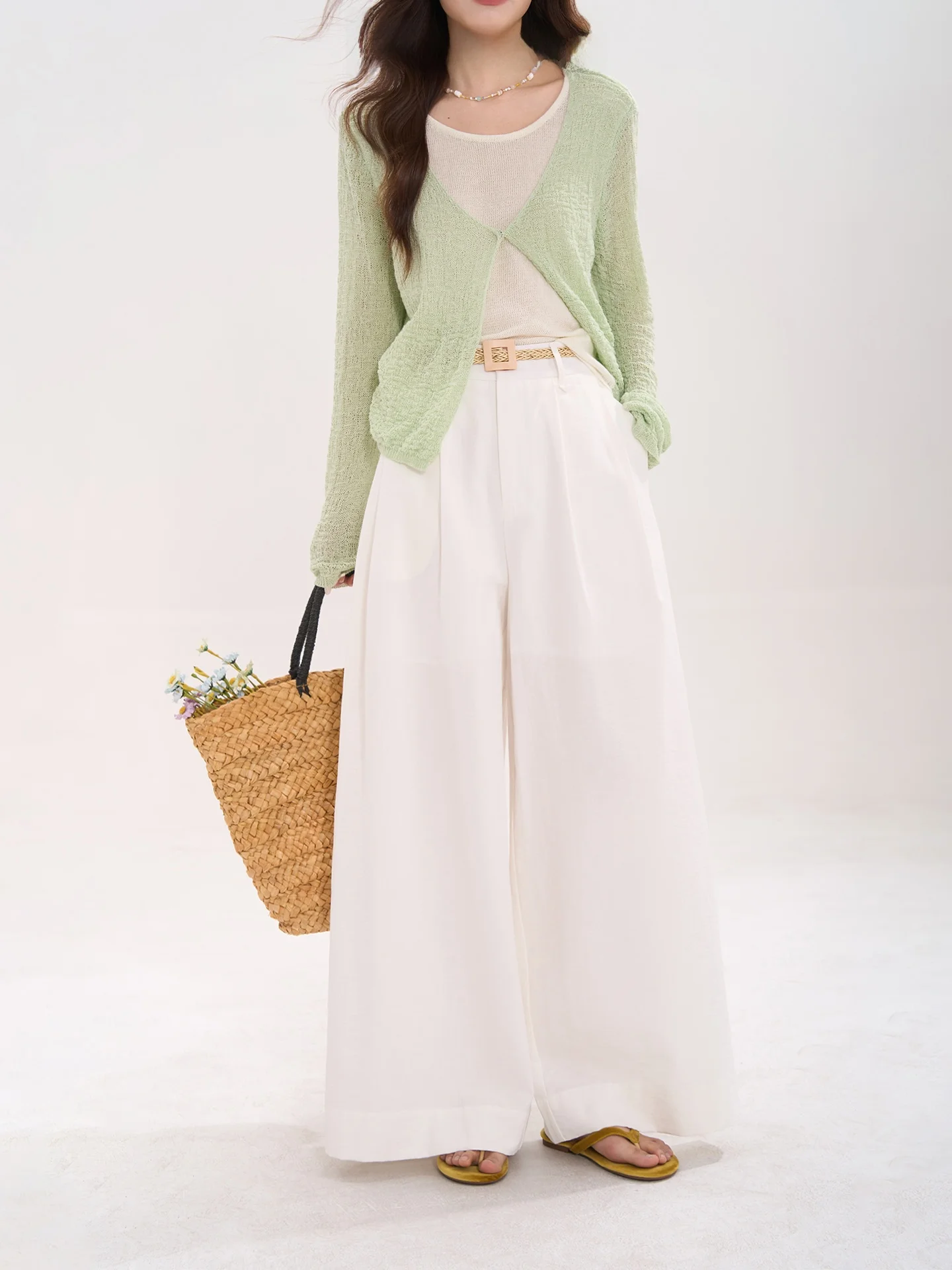 

Модные повседневные брюки для женщин с высокой талией, широкими штанинами, плиссированным дизайном, прямым кроем, весна-лето, корейский стиль, из смесового хлопка.