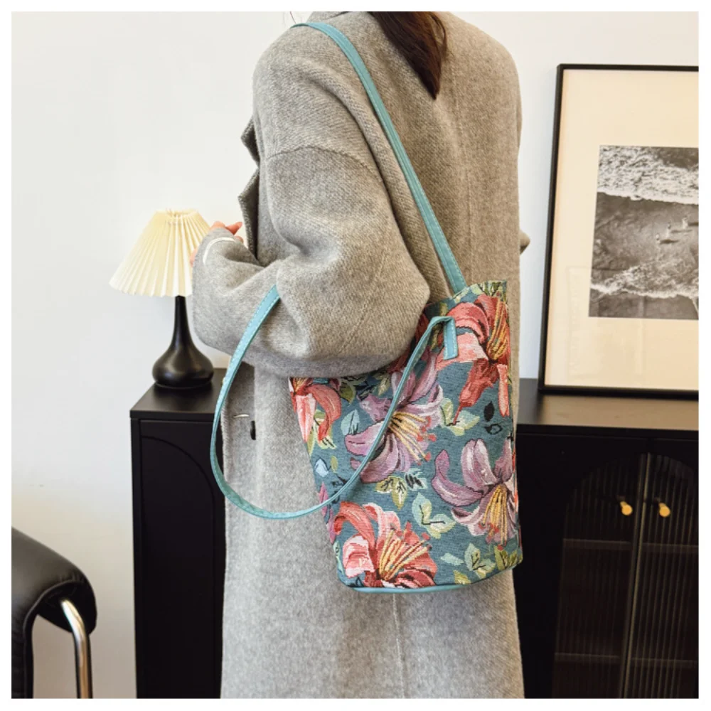 Vintage Floral Printed Women's Shoulder Bag With Small Zipper Pouch Fashion Large Capacity Bucket Bag Casual Commuter Handbag