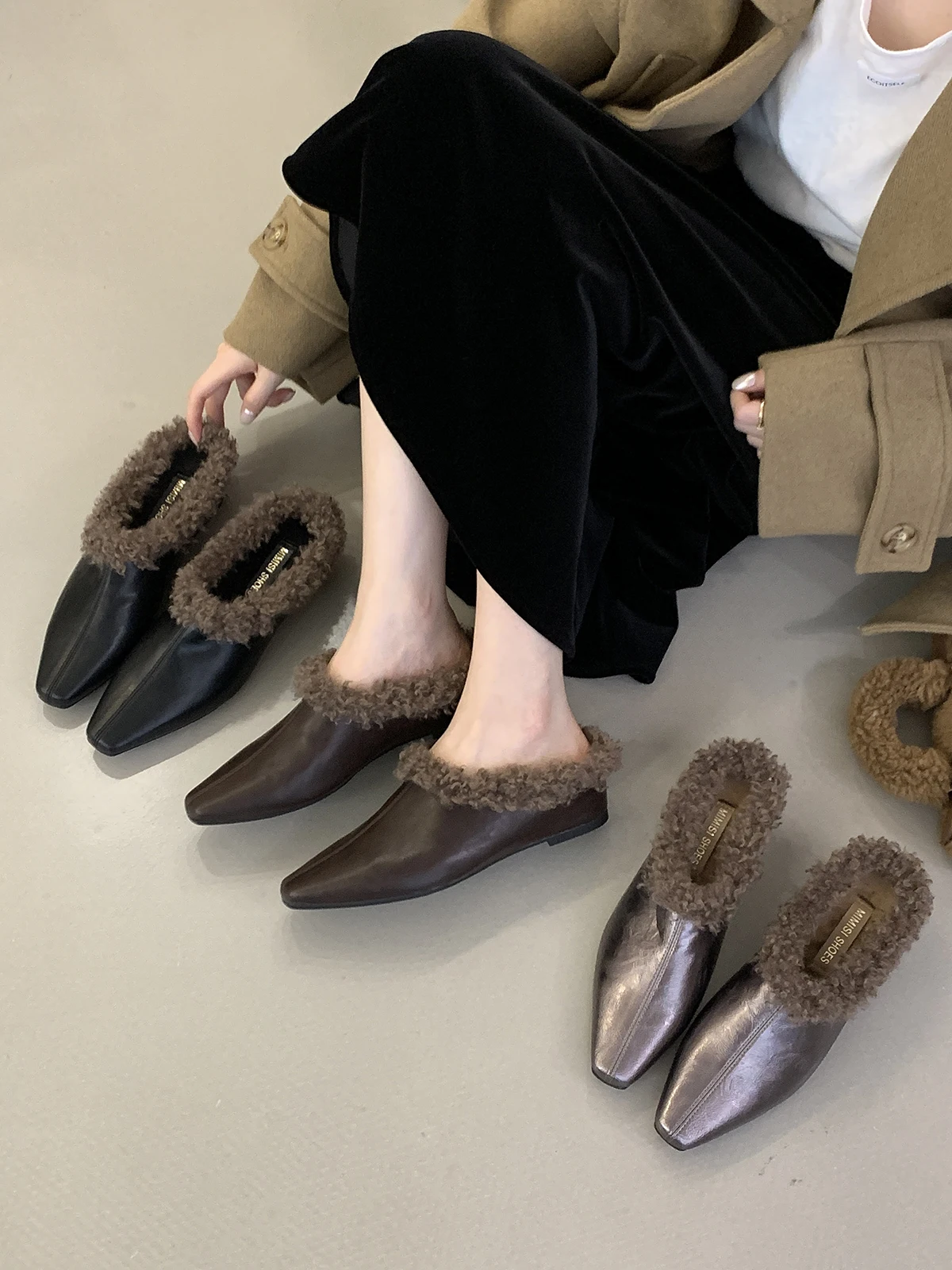 

Women's Mules Slippers Wedge Heel Furry Pumps Pointed Toe Sexy Slip On Woolen Fabric Shoes Lazy Half Slippers Closed-Toe Mules