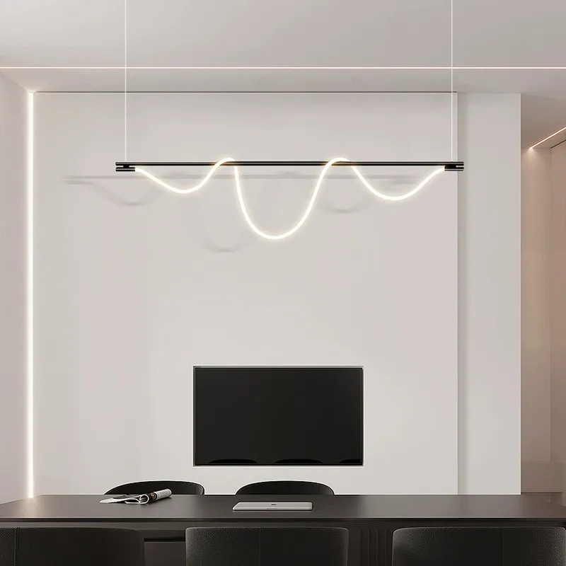 مصباح معلق حديث طويل بخرطوم LED ، ثريا سقف ذهبية ، تصميم إضاءة معلقة ، غرفة الطعام والمعيشة ، ديكور المطبخ والمنزل