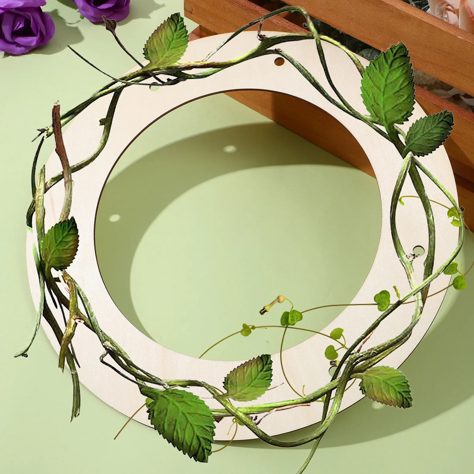

12Pcs Wooden Wreath Rings for Craft Simple to Decorate Fine Workmanship Wood Wreath for Craft Circle Backdrop Stand