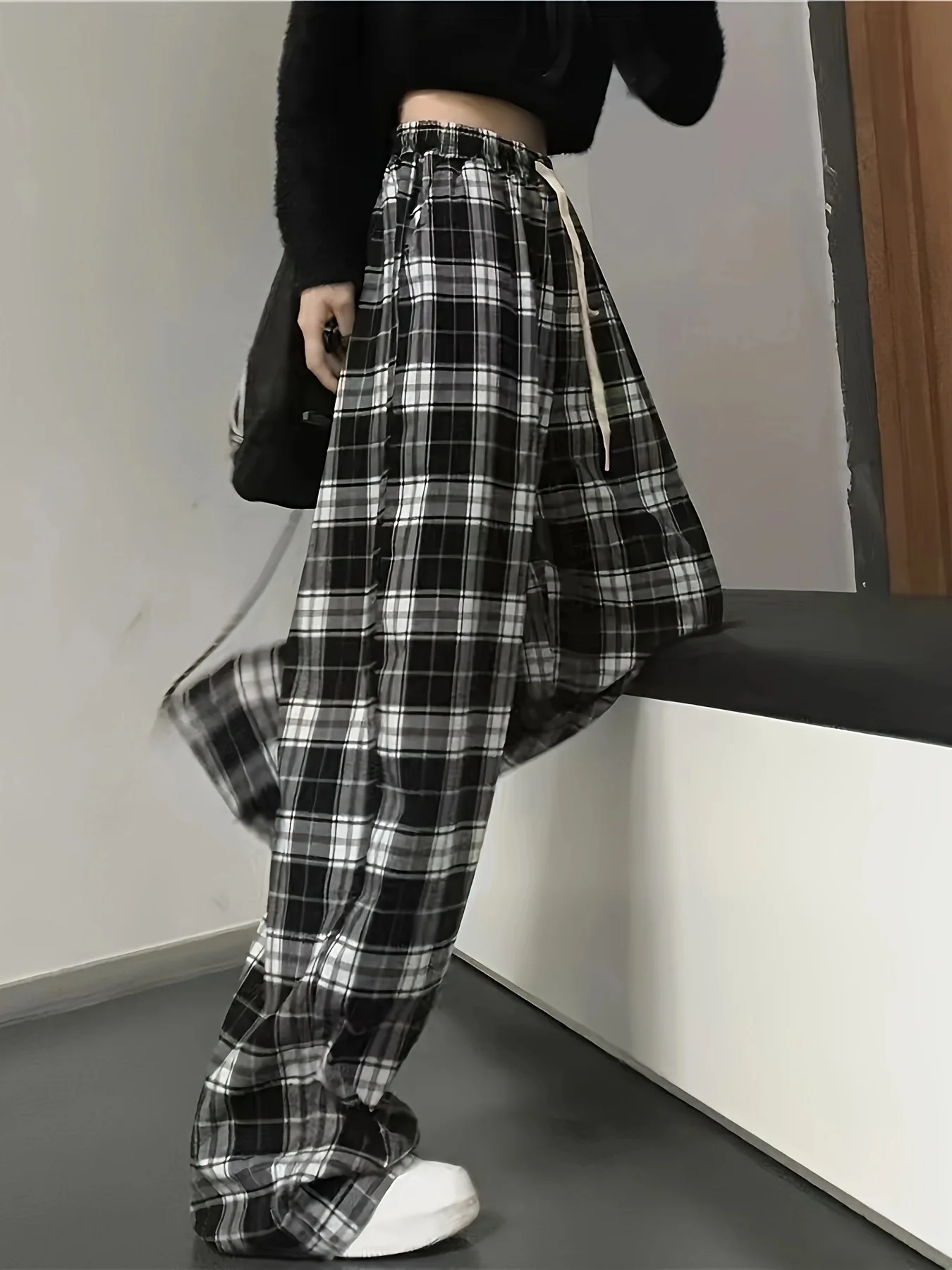 Summer New Arrival High-Waisted Loose Casual Flattering Straight Leg Black and White Plaid Pants